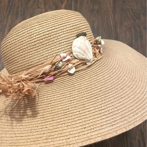 St Barts beach hat! Pink seashells. Tan woven excellent condition